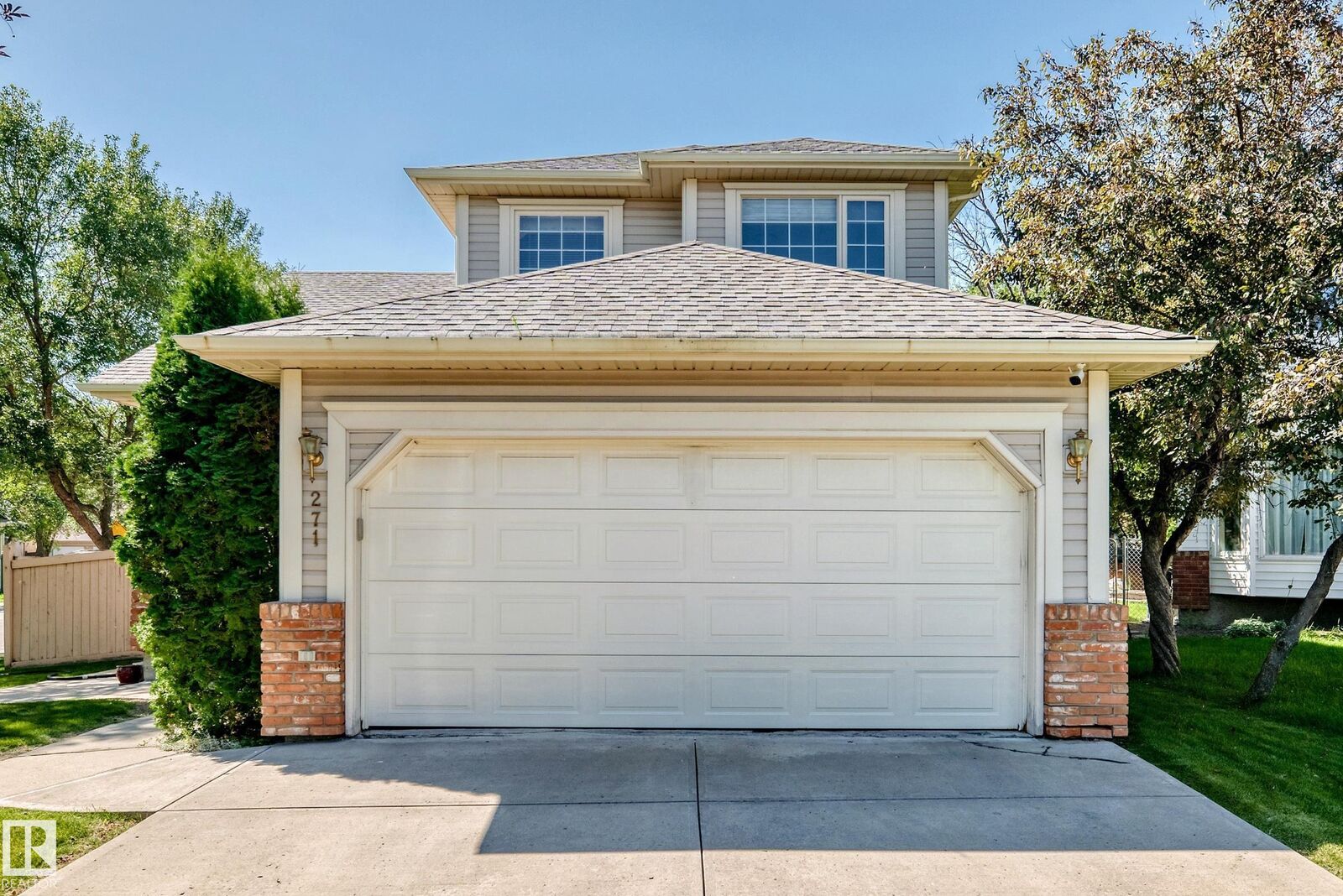 Property Photo:  271 Ormsby Road NW  AB T5T 5X6 