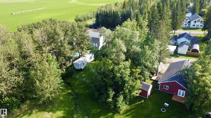 Property Photo:  4704 50A Street  AB T0E 0A0 
