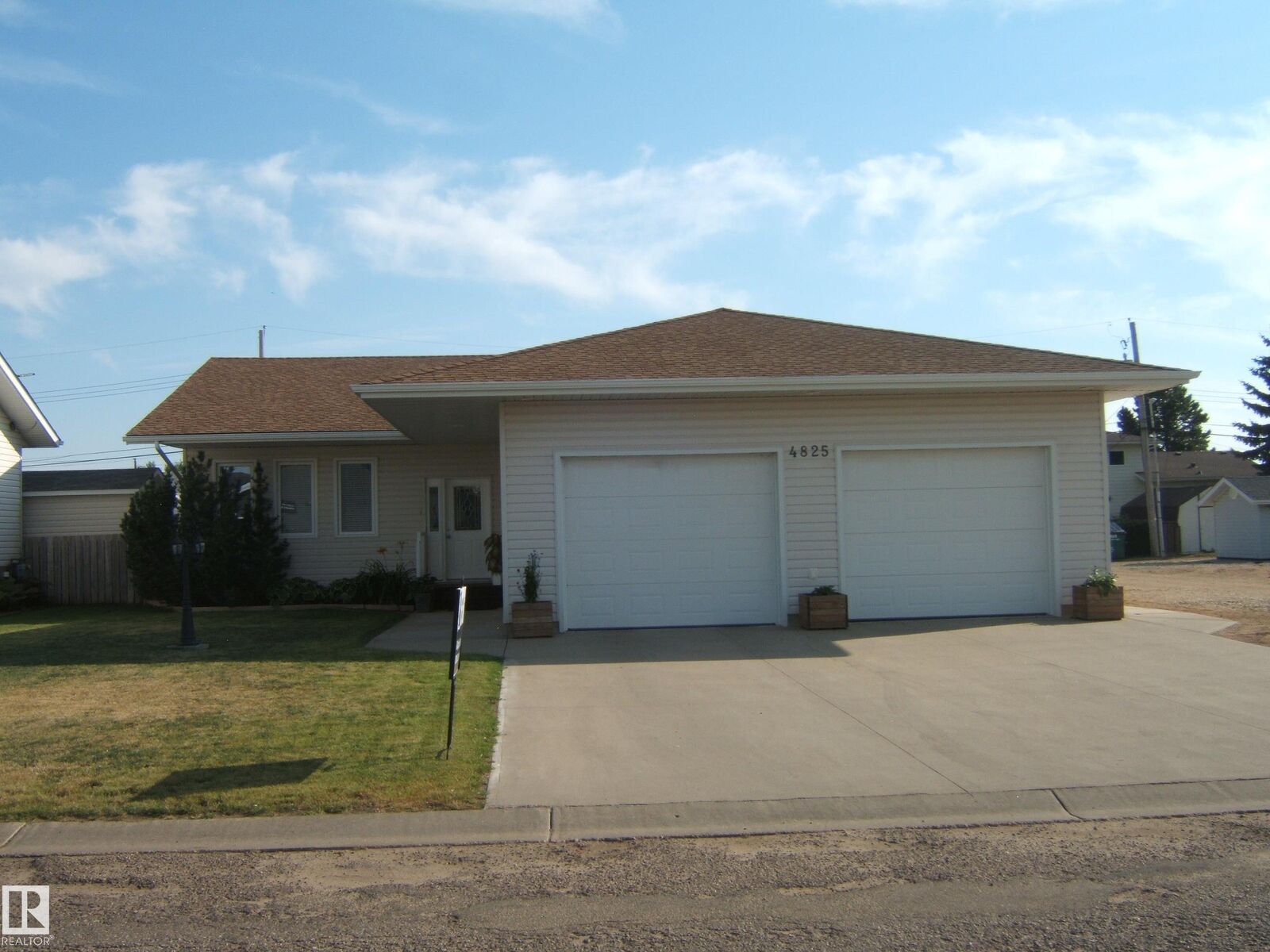 Property Photo:  4825 59 Avenue  AB T9C 1X3 