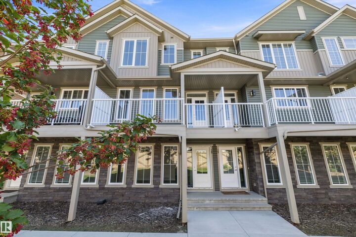 Property Photo: 1051 Graydon Hill Boulevard SW 28 AB T6W 3C8