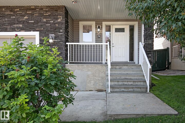 Property Photo: 5 Verona Crescent AB T7X 0J7