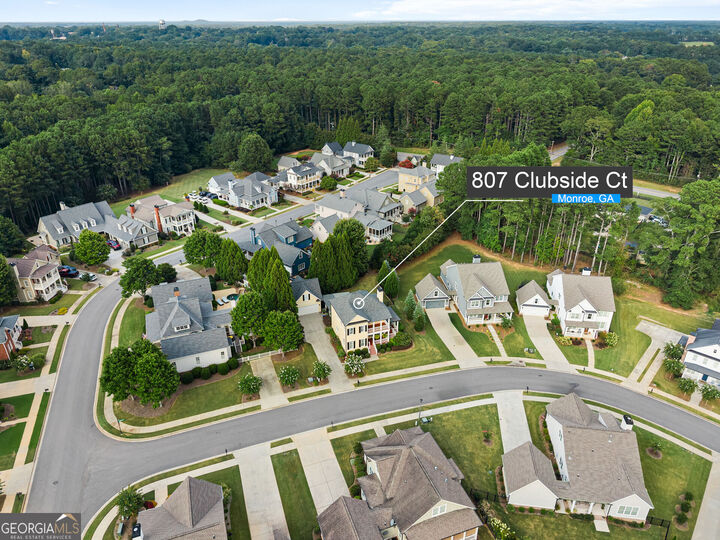 Property Photo: 807 Clubside Court GA 30655