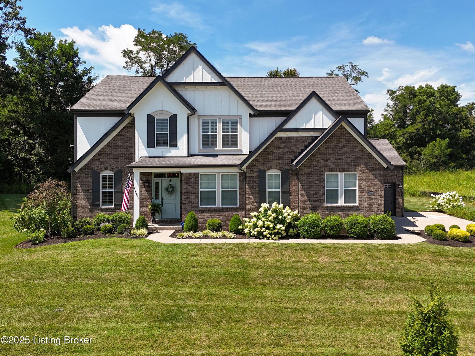 Property Photo: 2002 N Beckley Station Rd KY 40245