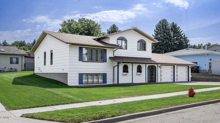 Property Photo:  1517 23rd Street  ND 58501 