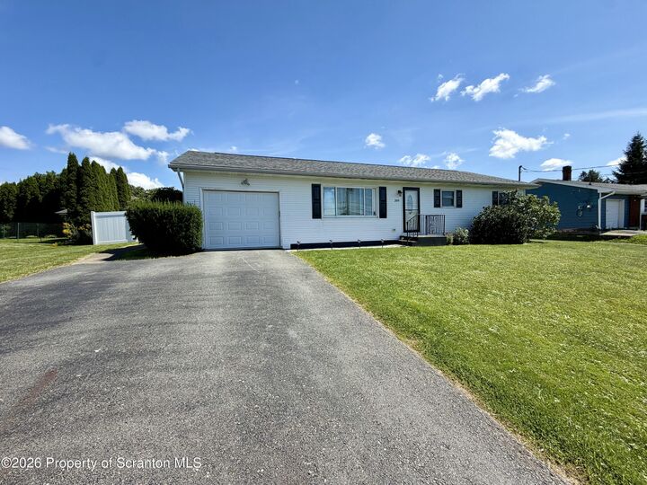 Property Photo:  209 Pleasant View Drive  PA 18407 