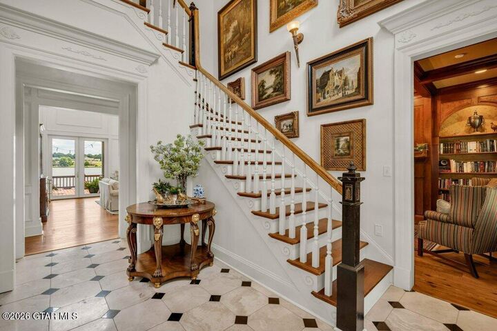 Property Photo: 1248 W Lakeshore Drive MS 39759