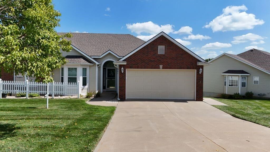 Property Photo:  2901 Eastbrook Court  MO 64506 