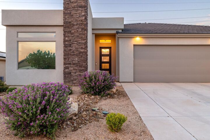 Property Photo:  107 E 700 N  UT 84745 