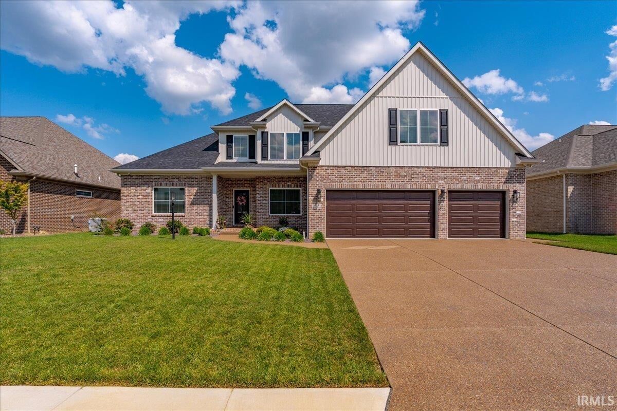 Property Photo: 435 Westbriar Circle IN 47630-2449