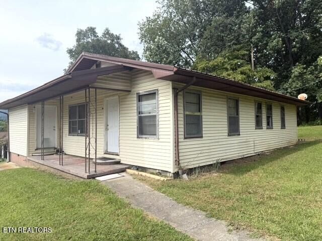 Property Photo: 165 Clarence Lane TN 37752