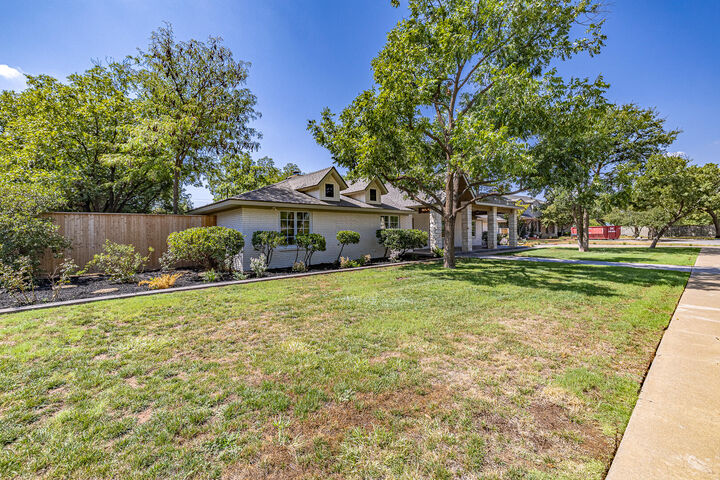Property Photo:  4617 10th Street  TX 79416 