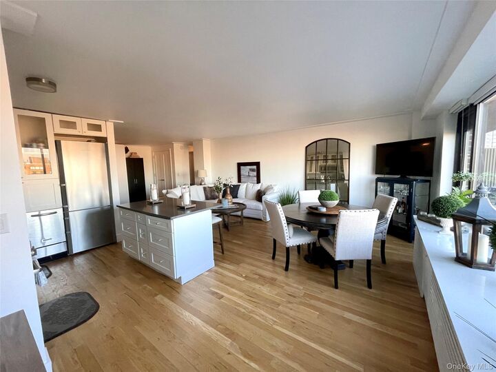 Property Photo:  372 Central Park West 20K  NY 10025 