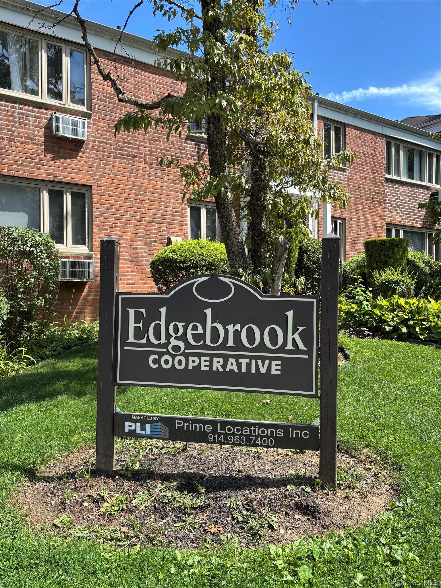 Property Photo: 40 Lawrence Drive D NY 10603