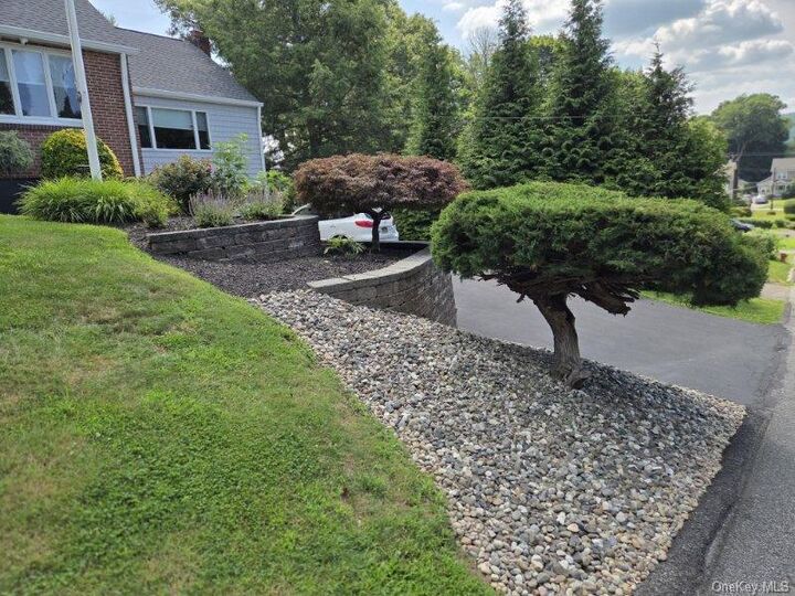 Property Photo:  11 Fairview Place  NY 10901 