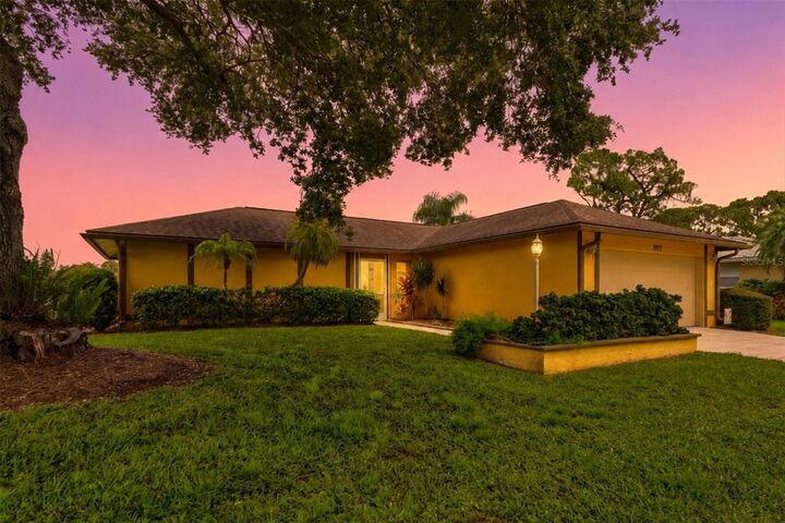 Property Photo:  3977 Lemonwood Drive  FL 34232 
