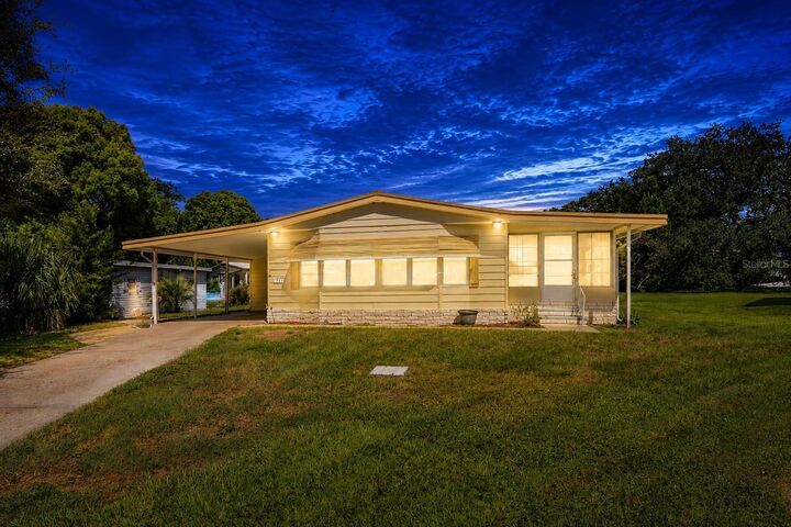 Property Photo:  3417 Wax Myrtle Circle  FL 32798 