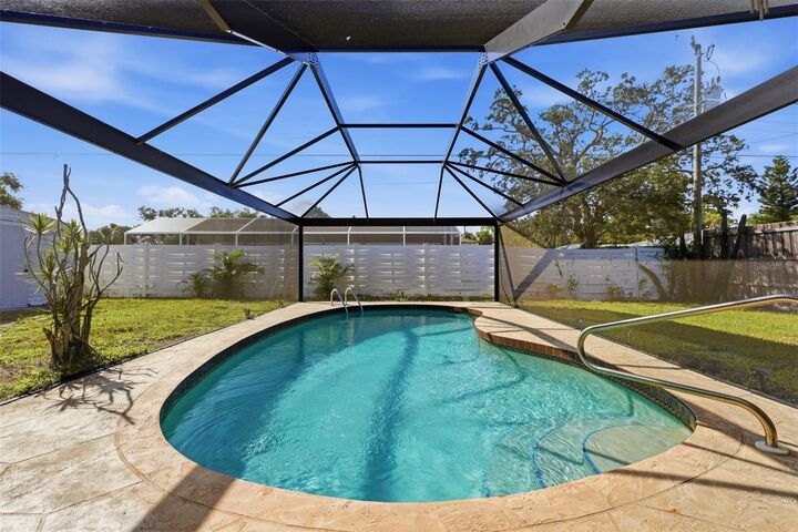 Property Photo:  847 S Venice Boulevard  FL 34293 