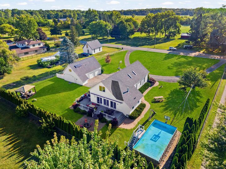 Property Photo:  59441 Romeo Plank Road  MI 48096 