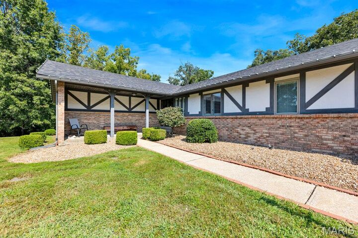 Property Photo:  2 Bridal Oak Court  MO 63366 