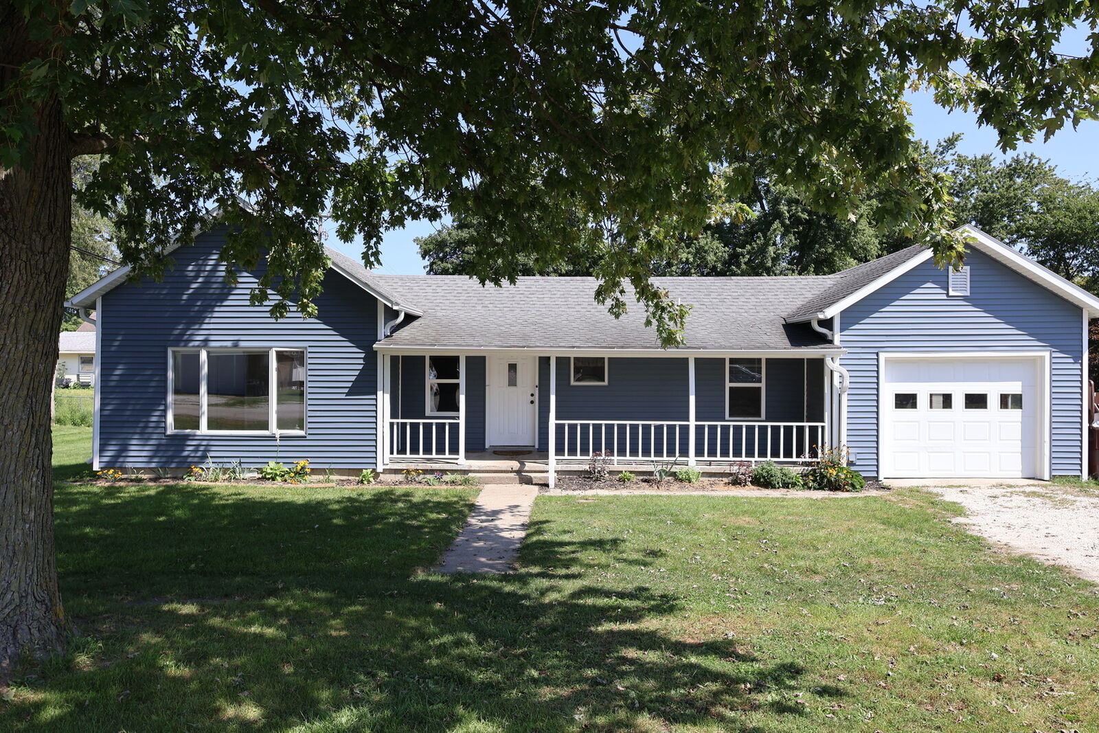 Property Photo: 145 E Spaulding Avenue IL 60927