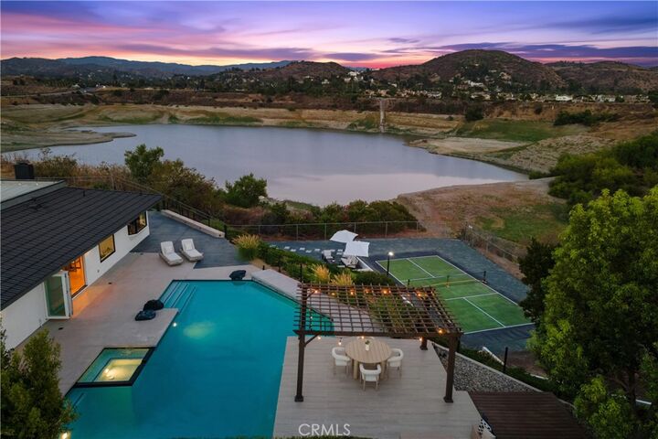 Property Photo: 18512 Lincoln Cir CA 92861