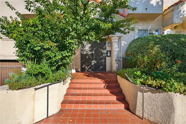 Property Photo:  7236 Amigo 101  CA 91335 