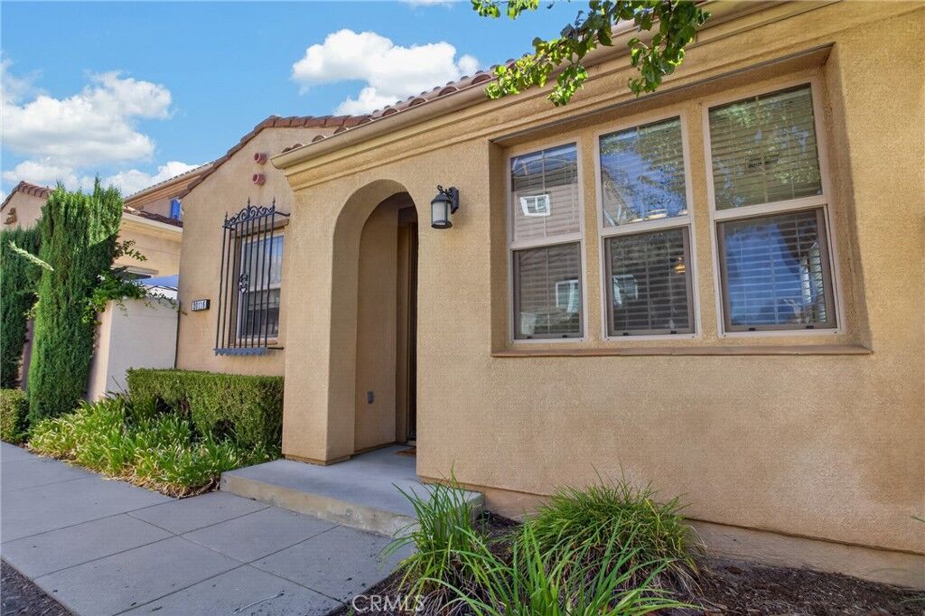 Property Photo: 20116 Livorno CA 91326