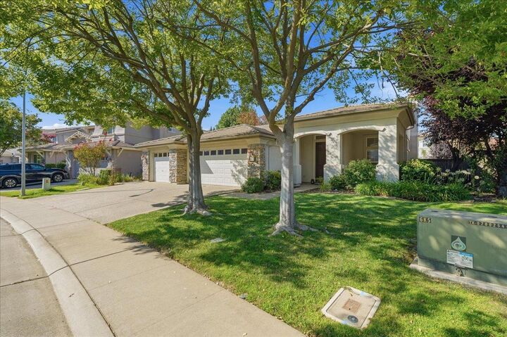 Property Photo:  11833 Stone Hollow Way  CA 95742 
