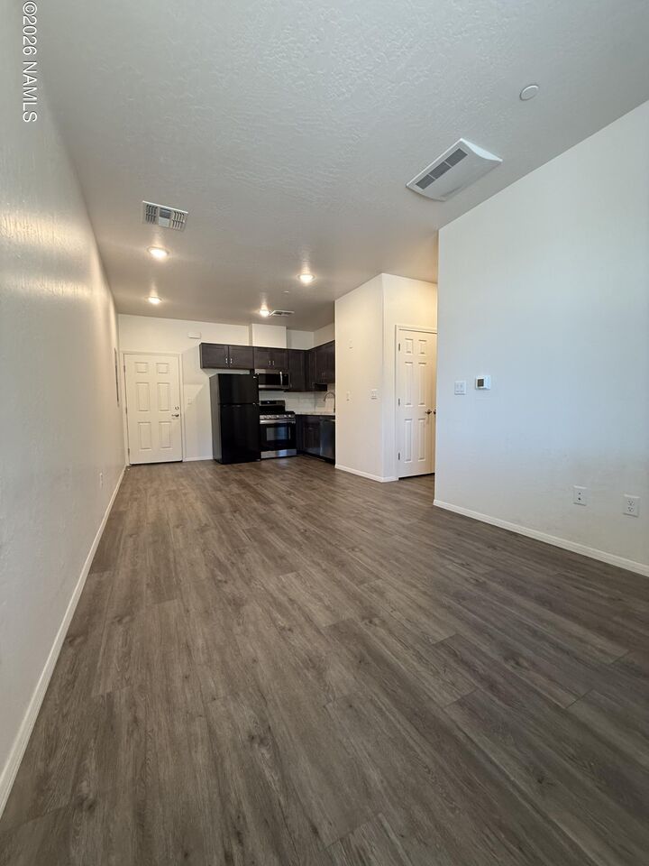 Property Photo:  1650 E Ponderosa Parkway 113  AZ 86001 