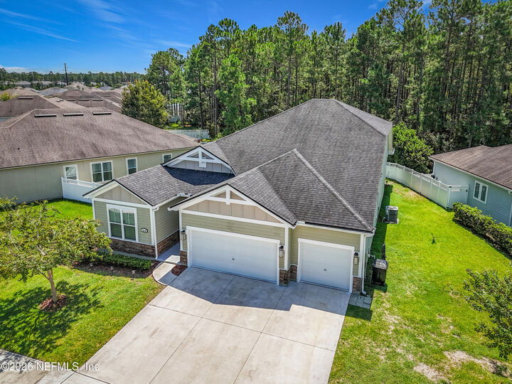 Property Photo:  676 Charter Oaks Boulevard  FL 32065 