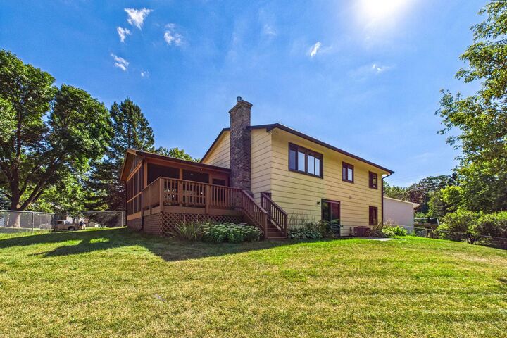 Property Photo:  1604 Rio Loma Drive  MN 55337 