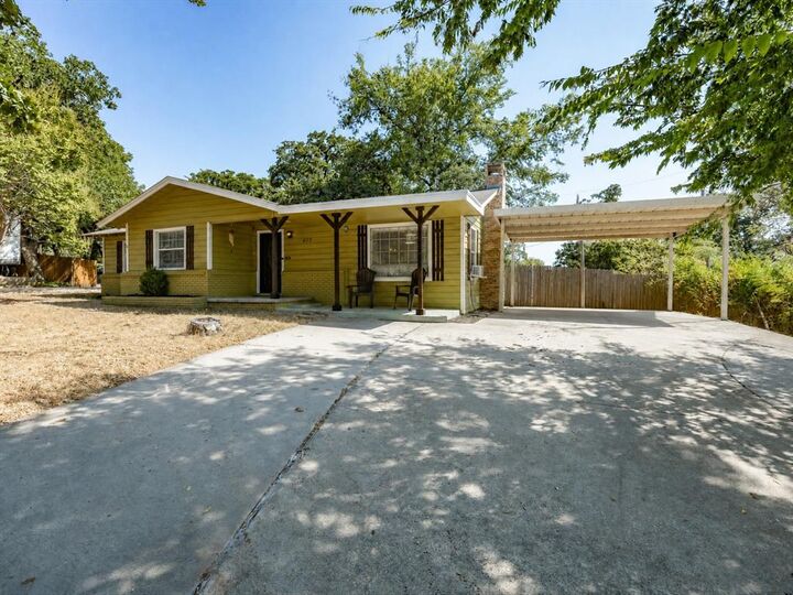 Property Photo: 408 Inwood Road TX 76020