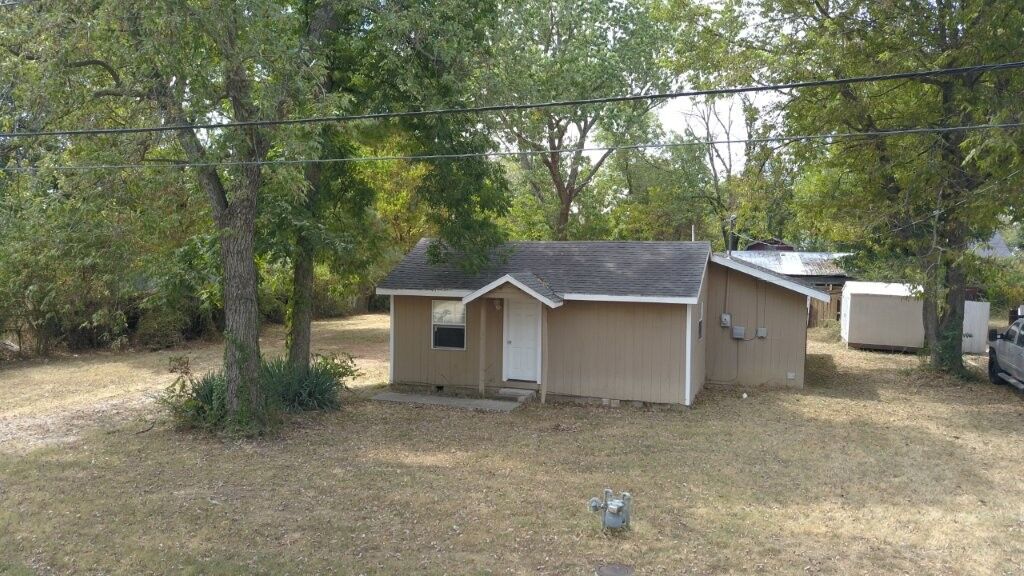 Property Photo:  914 S D Street  AR 72756 