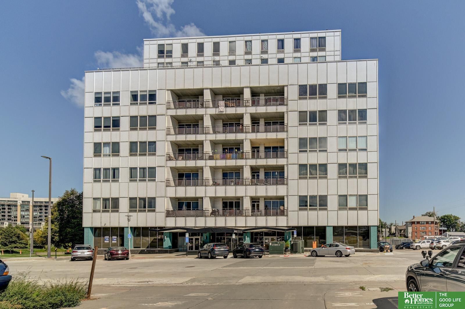 Property Photo: 3000 Farnam Street 9E NE 68131
