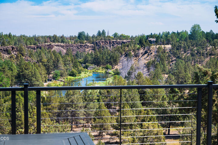 Property Photo: 910 SW Cline Falls Road OR 97756