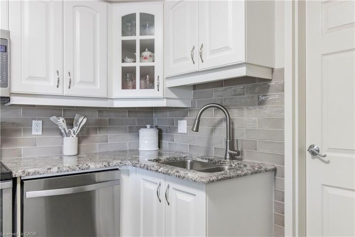 Property Photo:  250 Glenridge Drive 401  ON N2J 4H8 