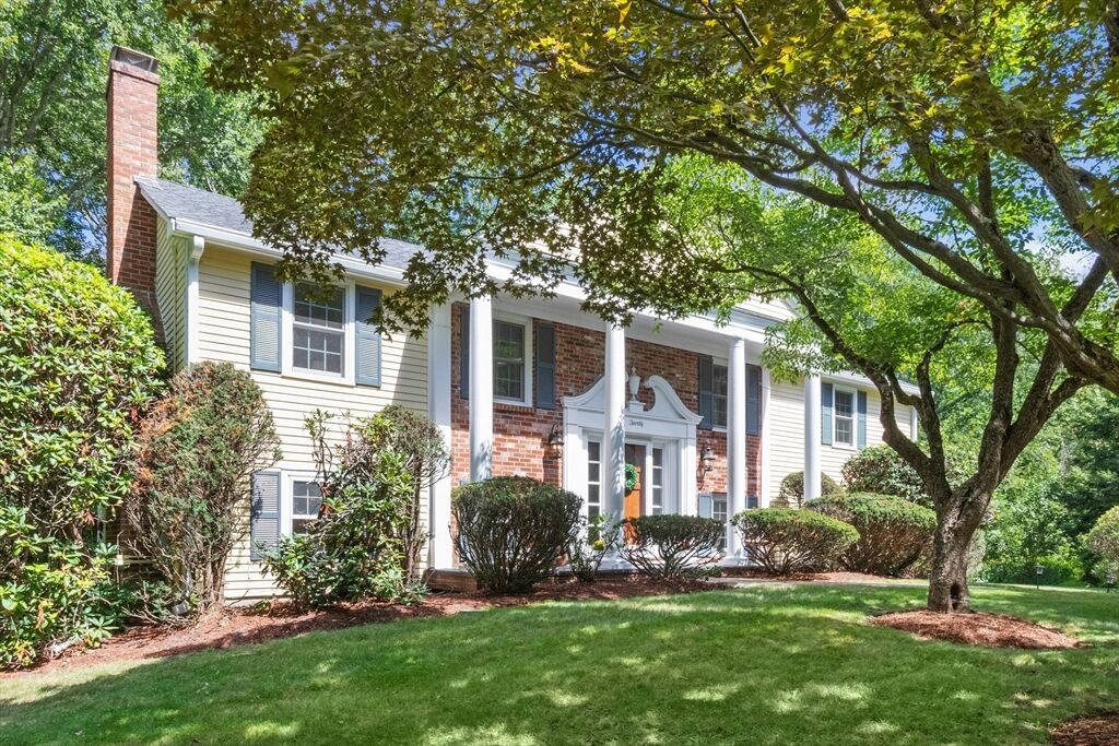 Property Photo:  20 Village Cir  MA 02420 