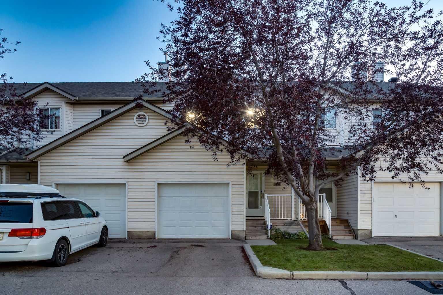 Property Photo:  59 Mt Aberdeen Manor SE  AB T2Z 3N8 