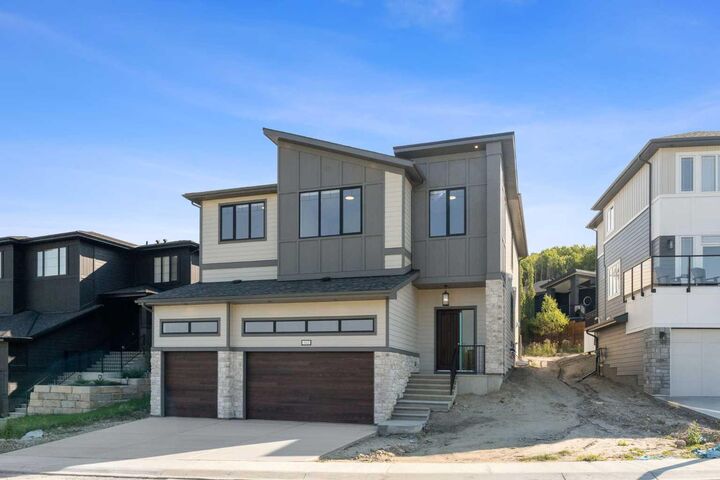140 Crestridge Terrace SW — photo 1
