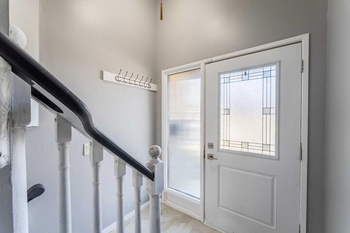 Property Photo:  84 Templehill Drive NE  AB T1Y 4C3 