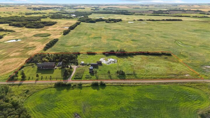 Property Photo:  48448 Range Road 184  AB T0B 2M2 