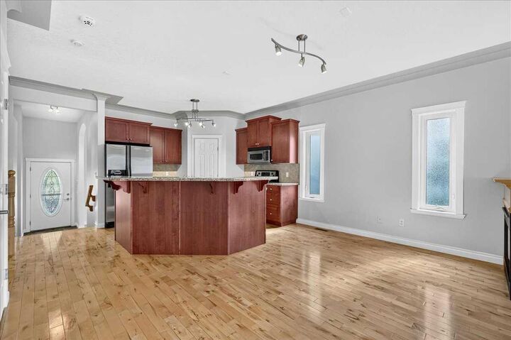 Property Photo: 125 25 Avenue NW AB T2M 2A4