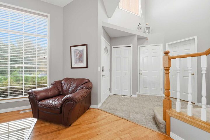 Property Photo: 76 Valley Meadow Close NW AB T3B 5M1