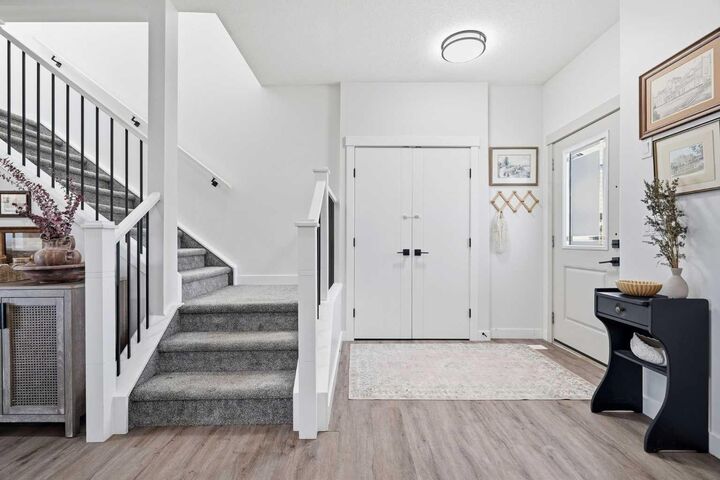 Property Photo:  825 Edgefield Street  AB T1P 0H6 
