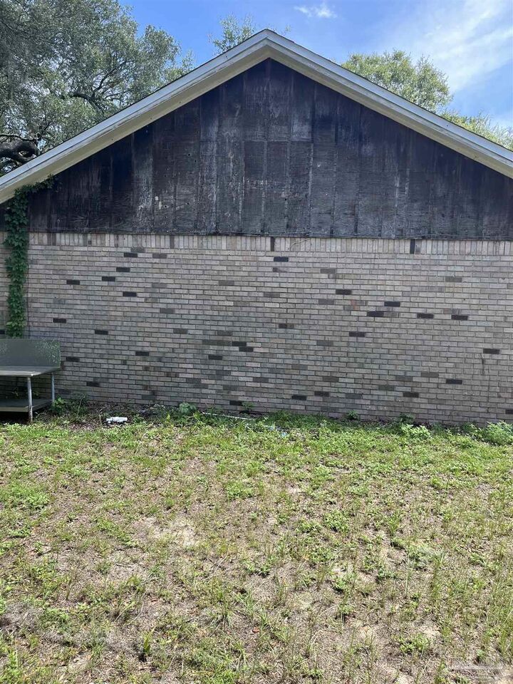 Property Photo:  12820 Lillian Hwy  FL 32506 