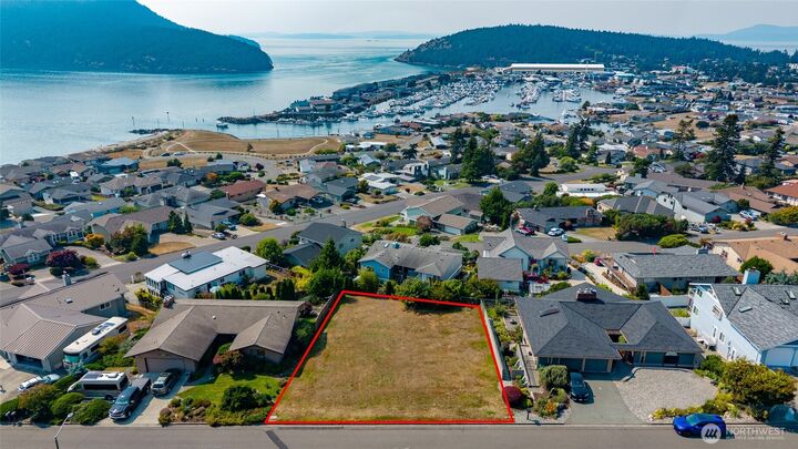 Property Photo:  4909  Heather Drive  WA 98221 