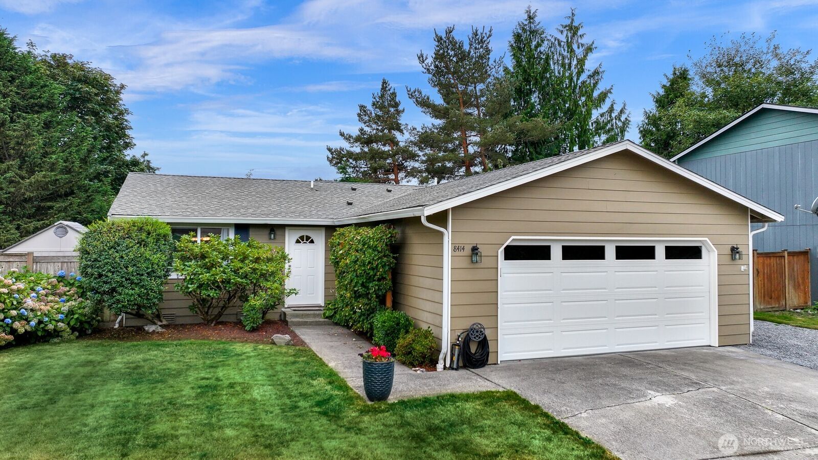 Property Photo:  8414  14th Place SE  WA 98258 