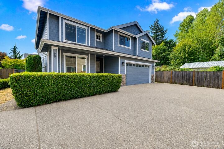 Property Photo: 907 Ilwaco Place NE WA 98059