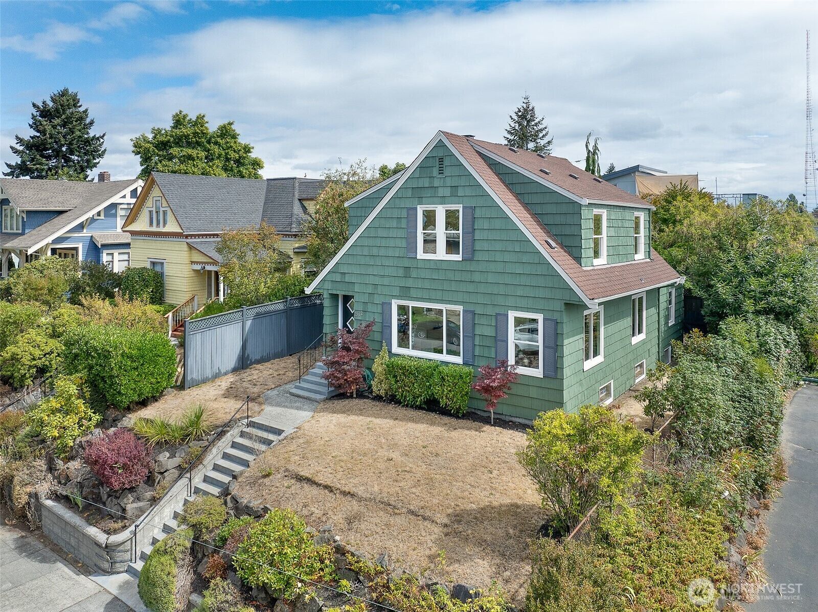 Property Photo: 1512 6th Avenue W WA 98119