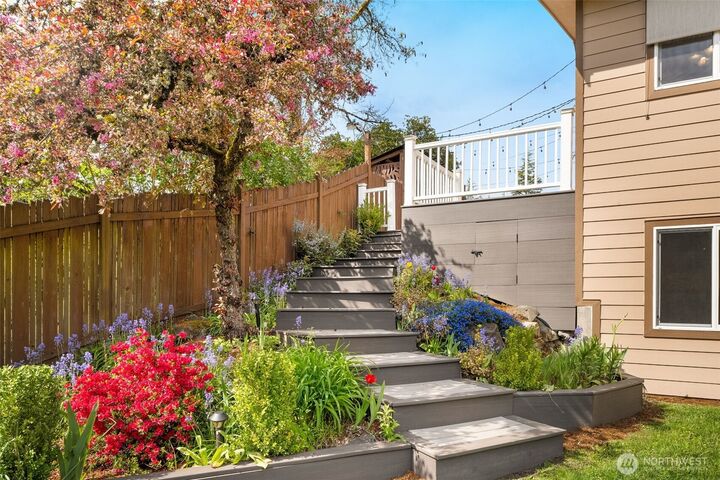 Property Photo:  16204  Main Street  WA 98008 